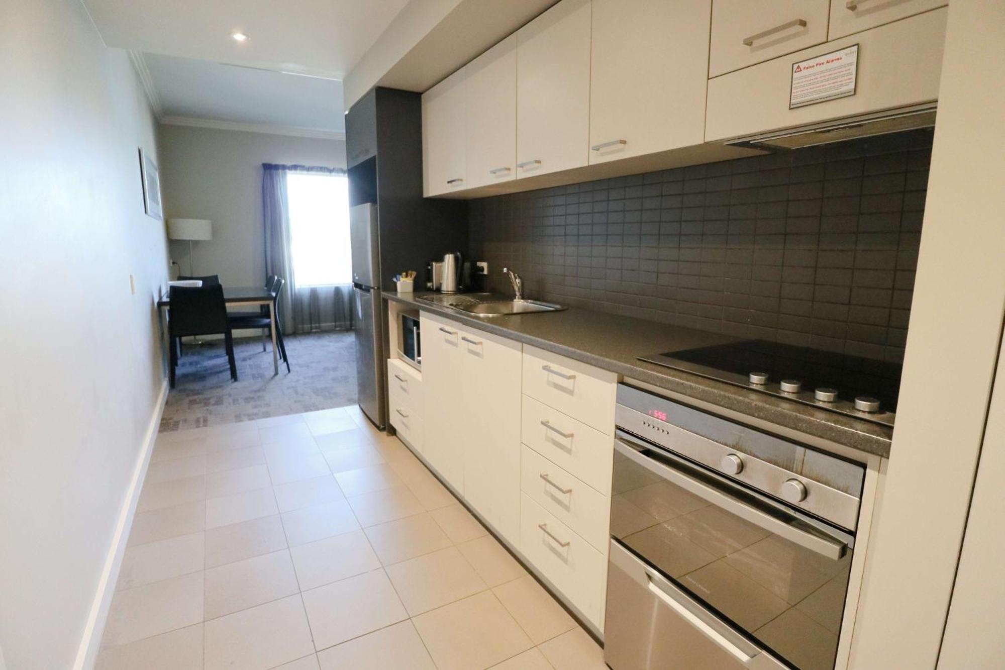 Quest Campbelltown Aparthotel Buitenkant foto